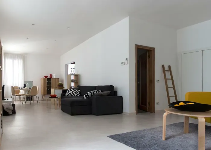 Uma Apartments