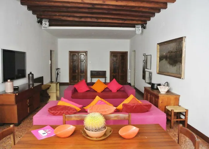Uma Apartments